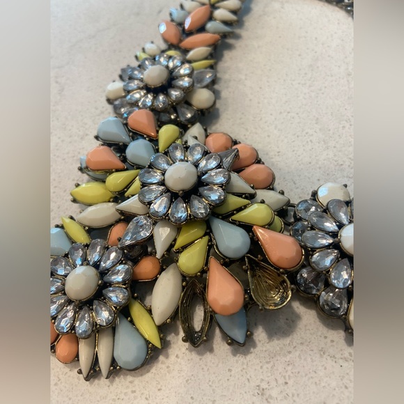 Statement necklace - Picture 3 of 3